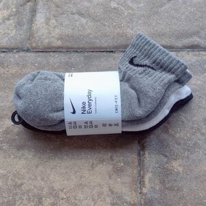 Nike Everyday Crew Socks in Gray, White, and Black 3y-5y